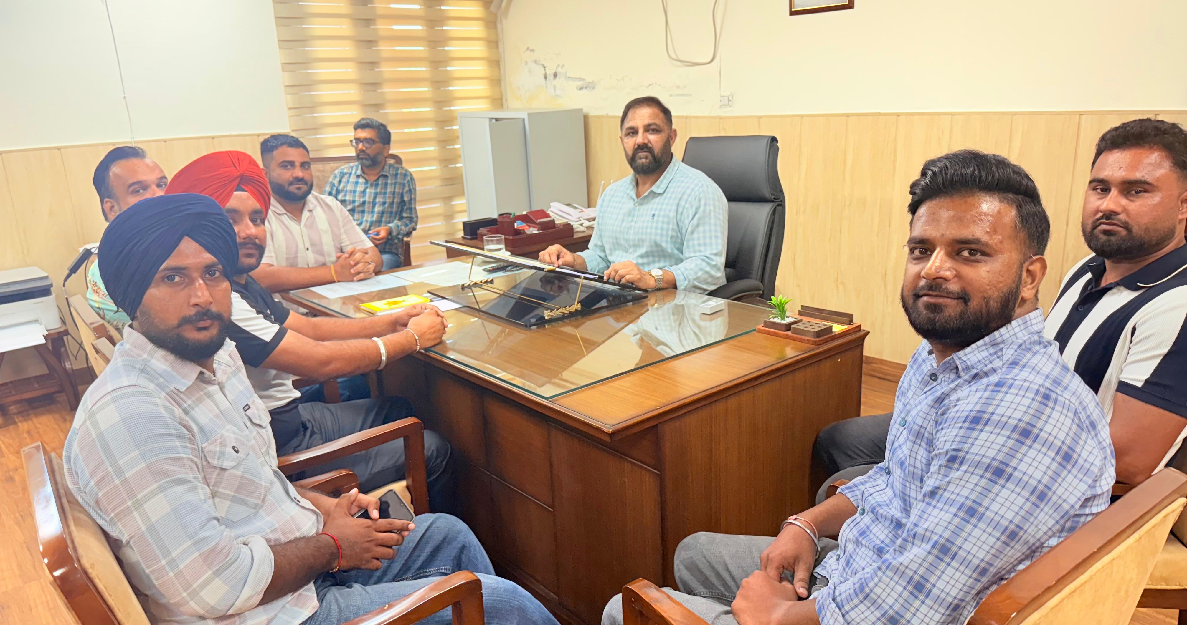 PHSC Vice Chairman Maninderjit Singh Vicky Ghanaur assures to bring the demands raised by the delegation of 108 Ambulance Association Punjab to the attention of the Chief Minister and Health Minister